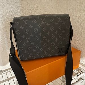 Authentic Louis Vuitton Bag!